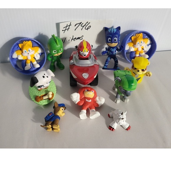 Paw Patrol PJ Masks Sonic Knuckles Figures Toy Lot of 11 - Picture 5 of 5